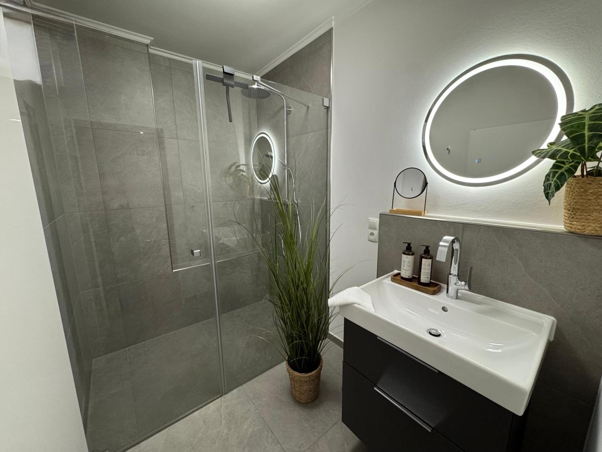 Mel&Bens Modern Oak-Apartments Fuer Bis Zu 12 Personen BRE Extérieur photo